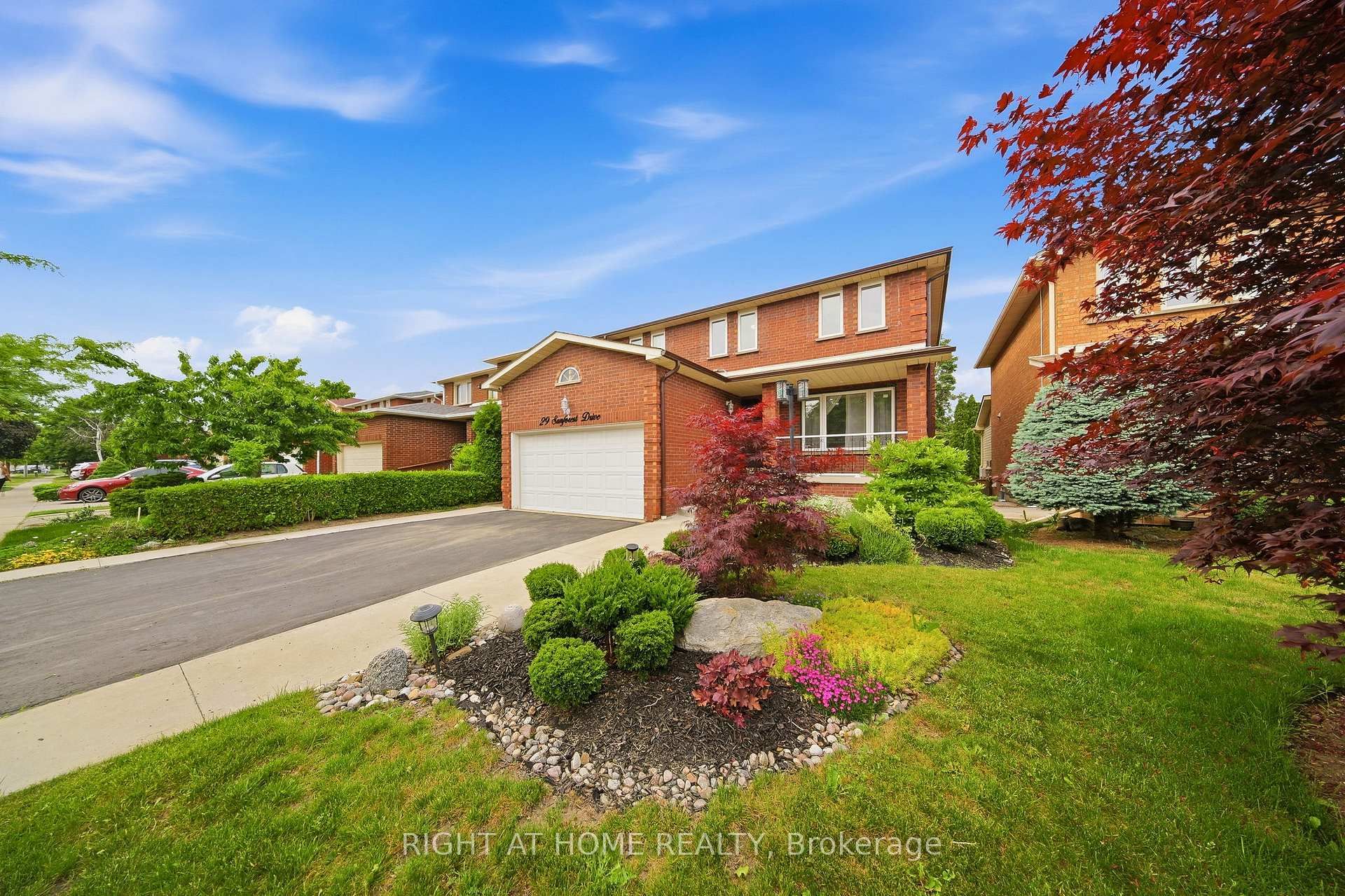 29 Sunforest Drive