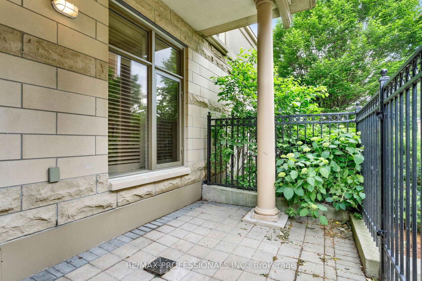 350 Princess Royal Drive • #102 • Mississauga, ON photo 5