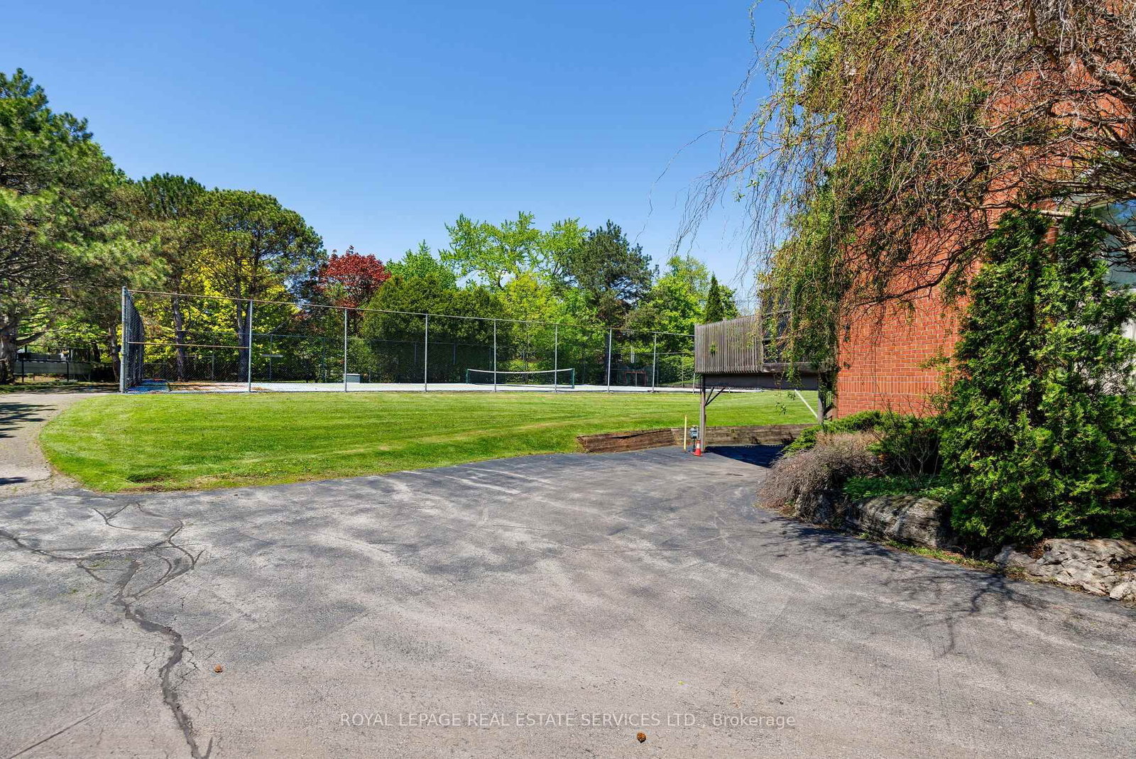 68 Tradewind Drive • Oakville, ON photo 37