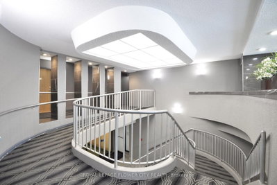 8 Lisa Brampton,ON L6T 4S6 — Photo 32