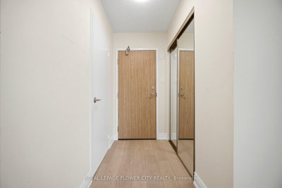 8 Lisa Brampton,ON L6T 4S6 — Photo 9