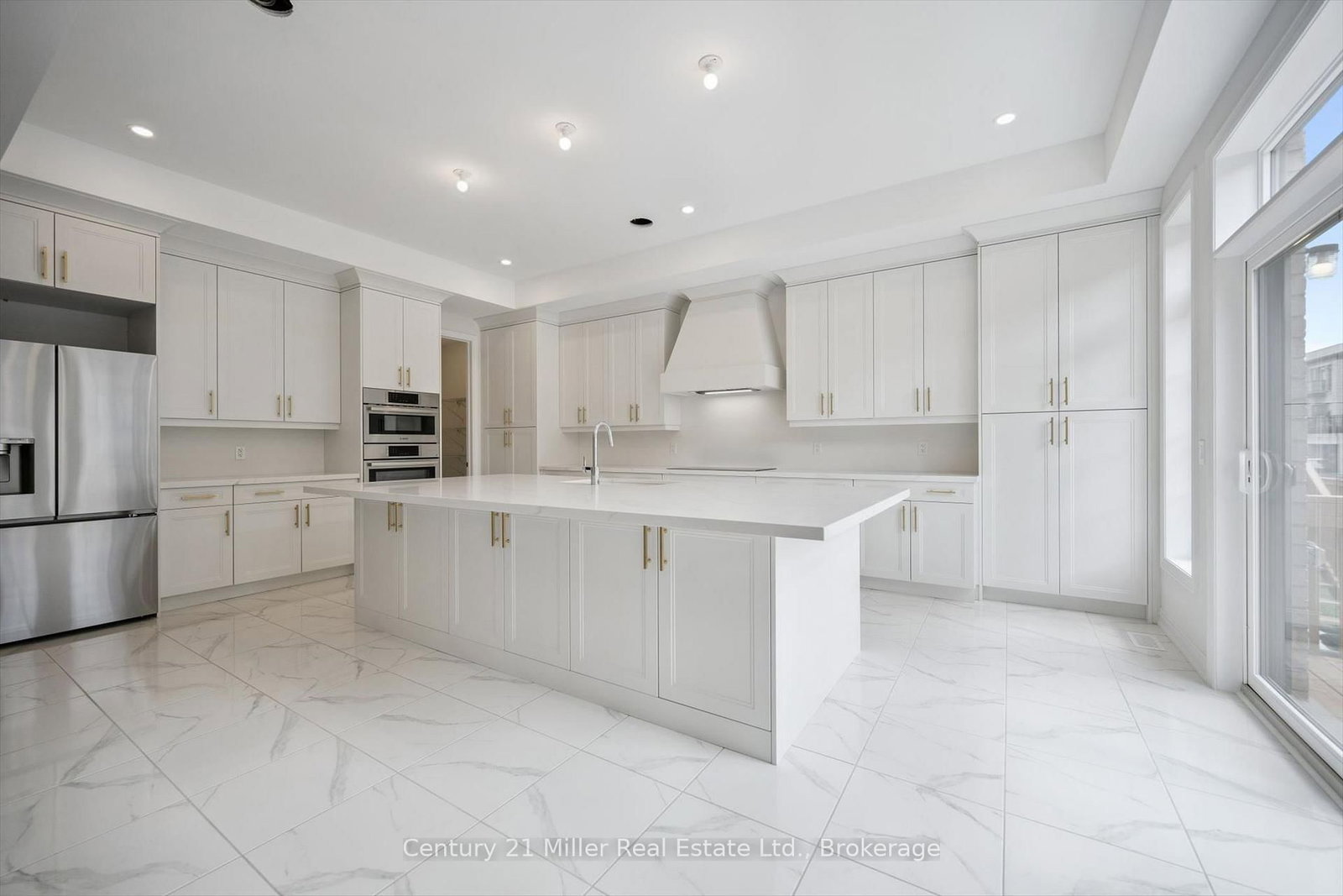 3262 Millicent Avenue • Oakville, ON photo 11