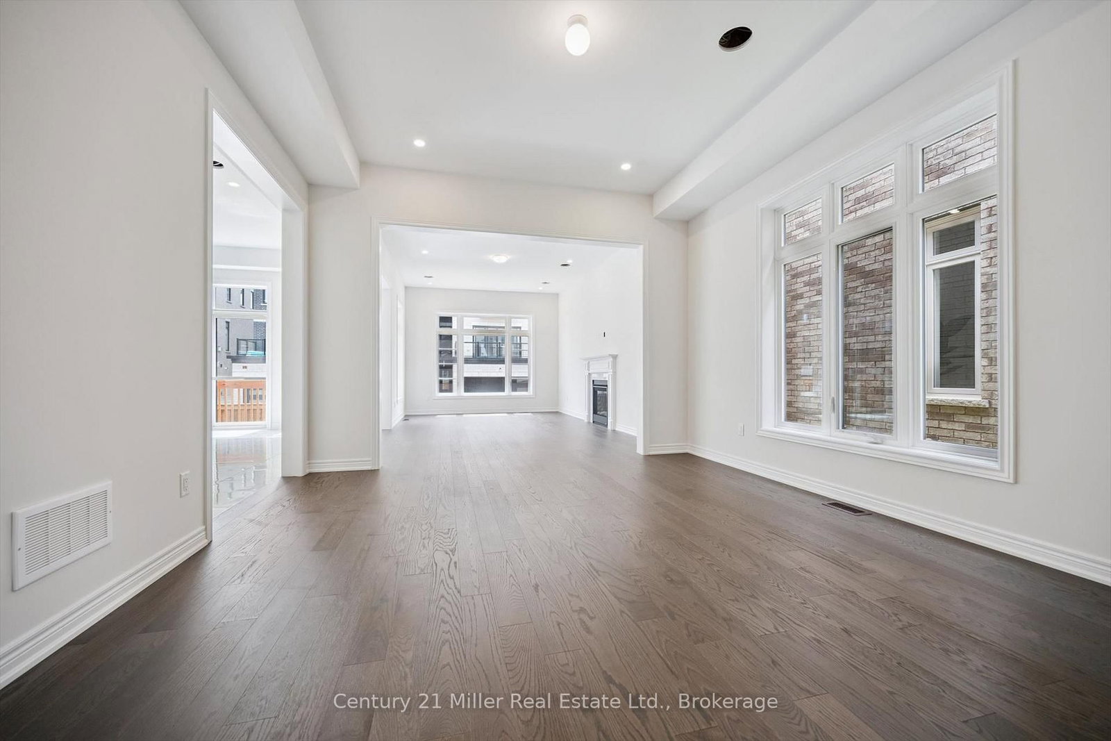 3262 Millicent Avenue • Oakville, ON photo 6