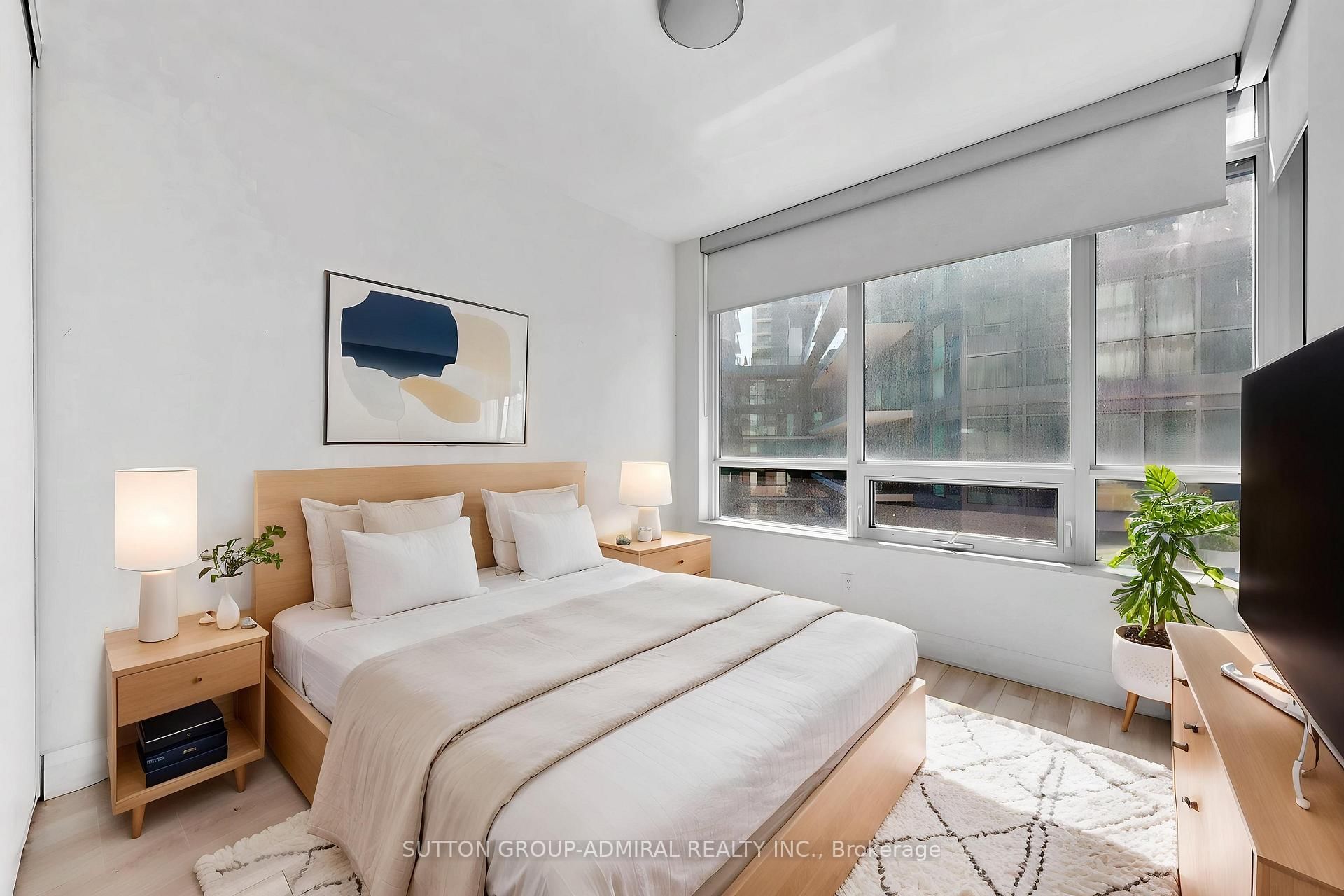 36 Park Lawn Road, Unit 301