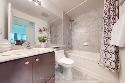50 Absolute Mississauga,ON L4Z 0A8 — Photo 13
