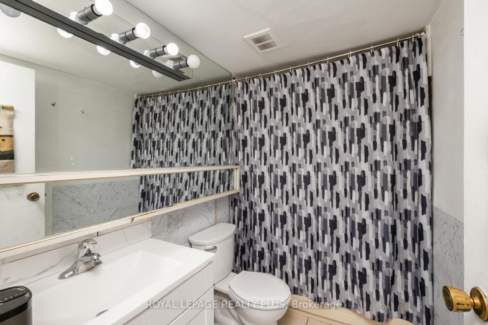 2323 Confederation Mississauga,ON L5B 1R6 — Photo 25