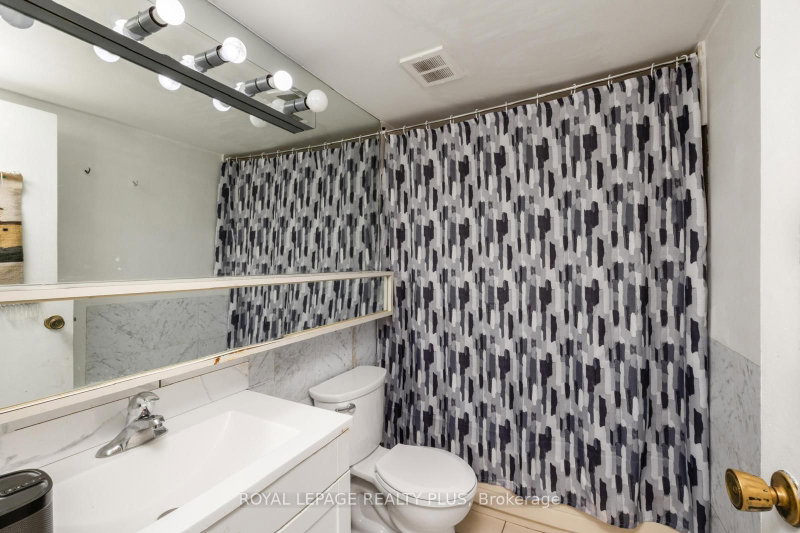 2323 Confederation Mississauga,ON L5B 1R6 — Photo 25