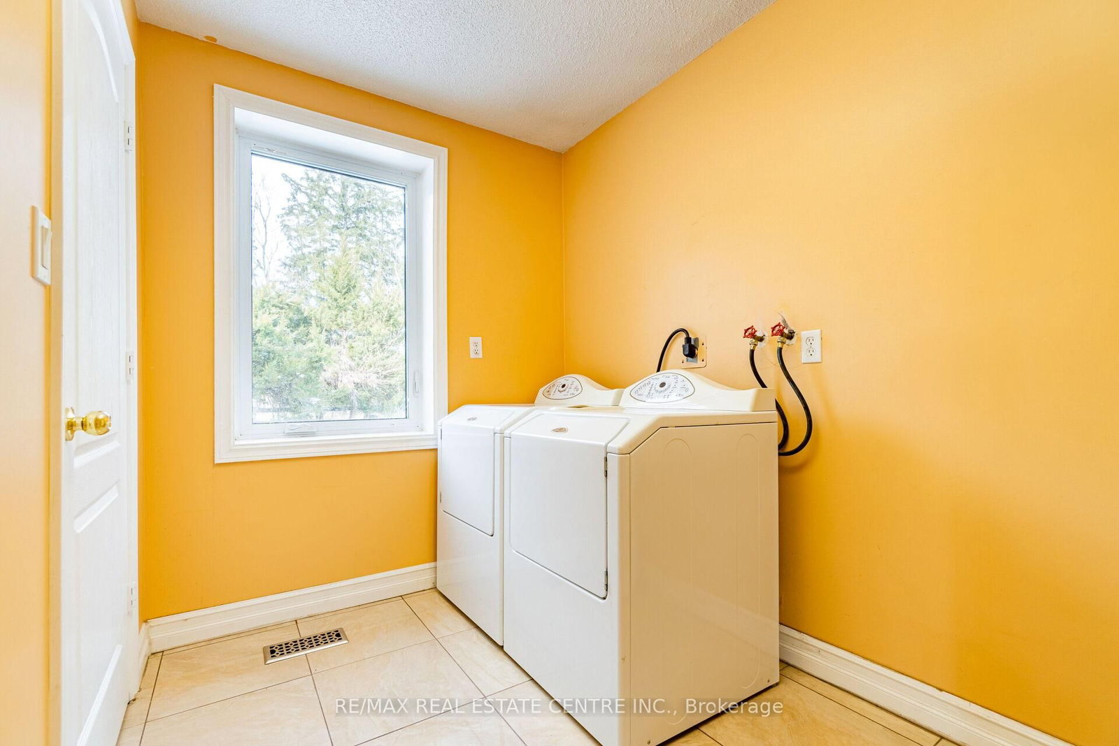 8681 Canyon Road • Milton, ON photo 18