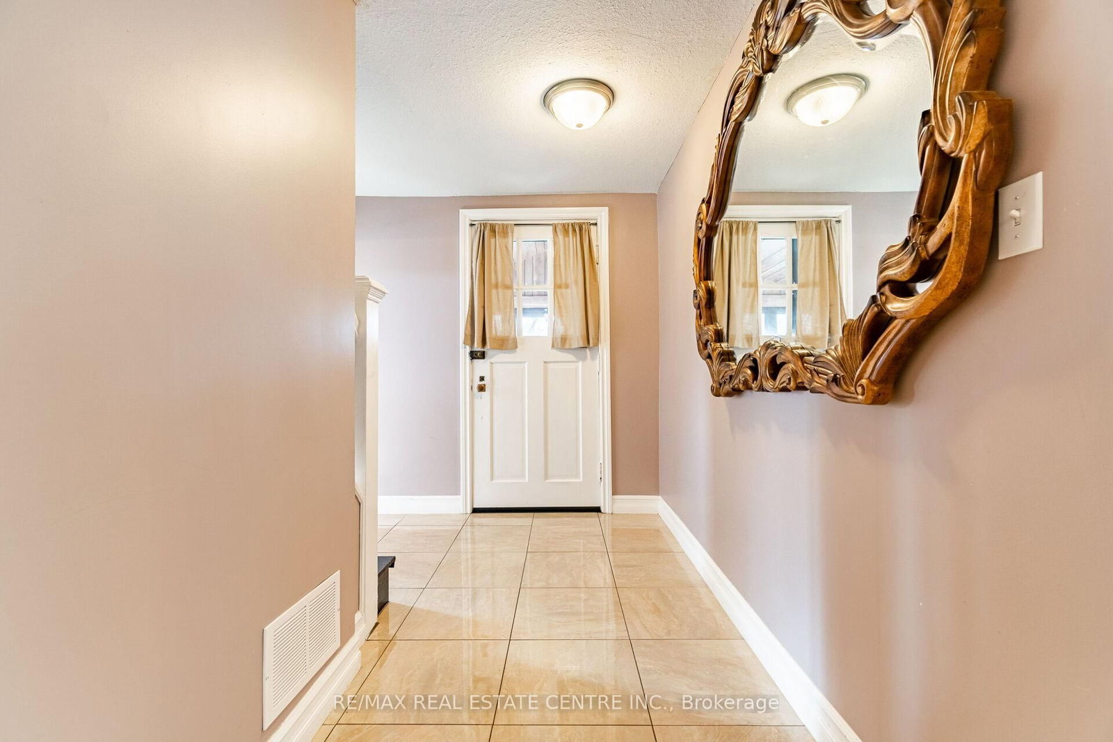 8681 Canyon Road • Milton, ON photo 5