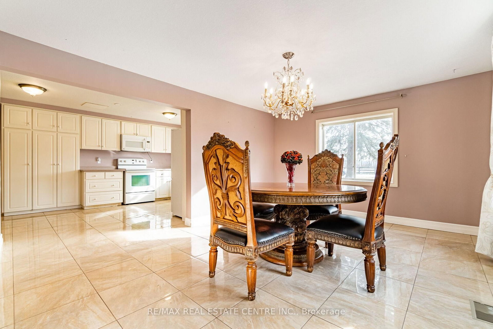 8681 Canyon Road • Milton, ON photo 9