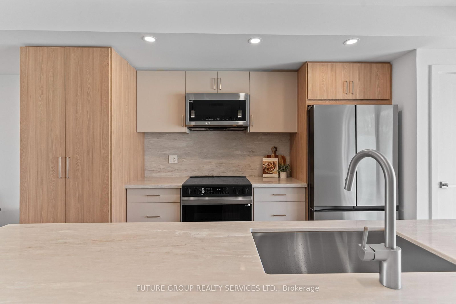 Unit 3-15 Acorn Avenue, Toronto, ON, photo 5