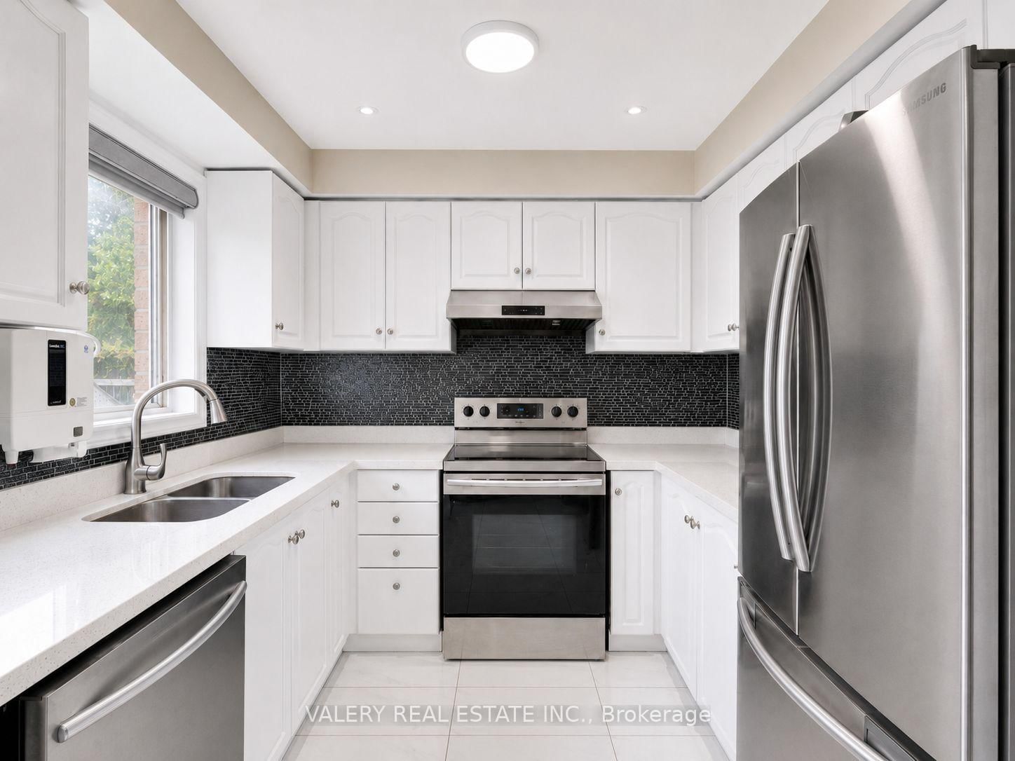 15 Silktop Trail • Brampton, ON photo 10