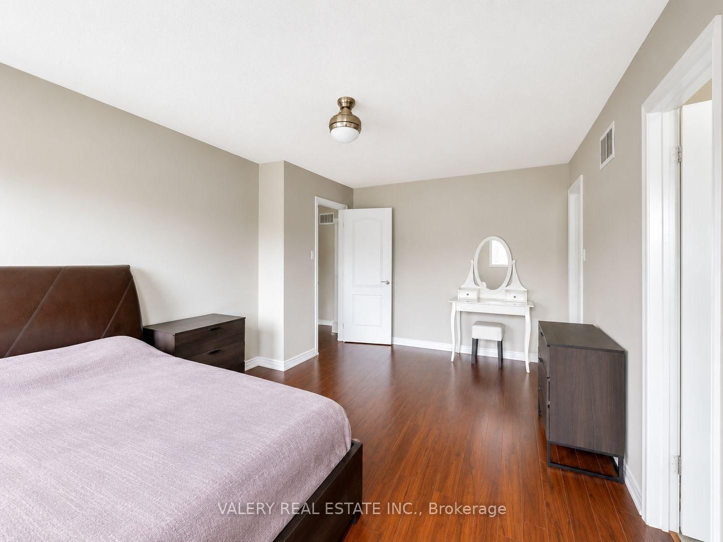 15 Silktop Trail • Brampton, ON photo 12