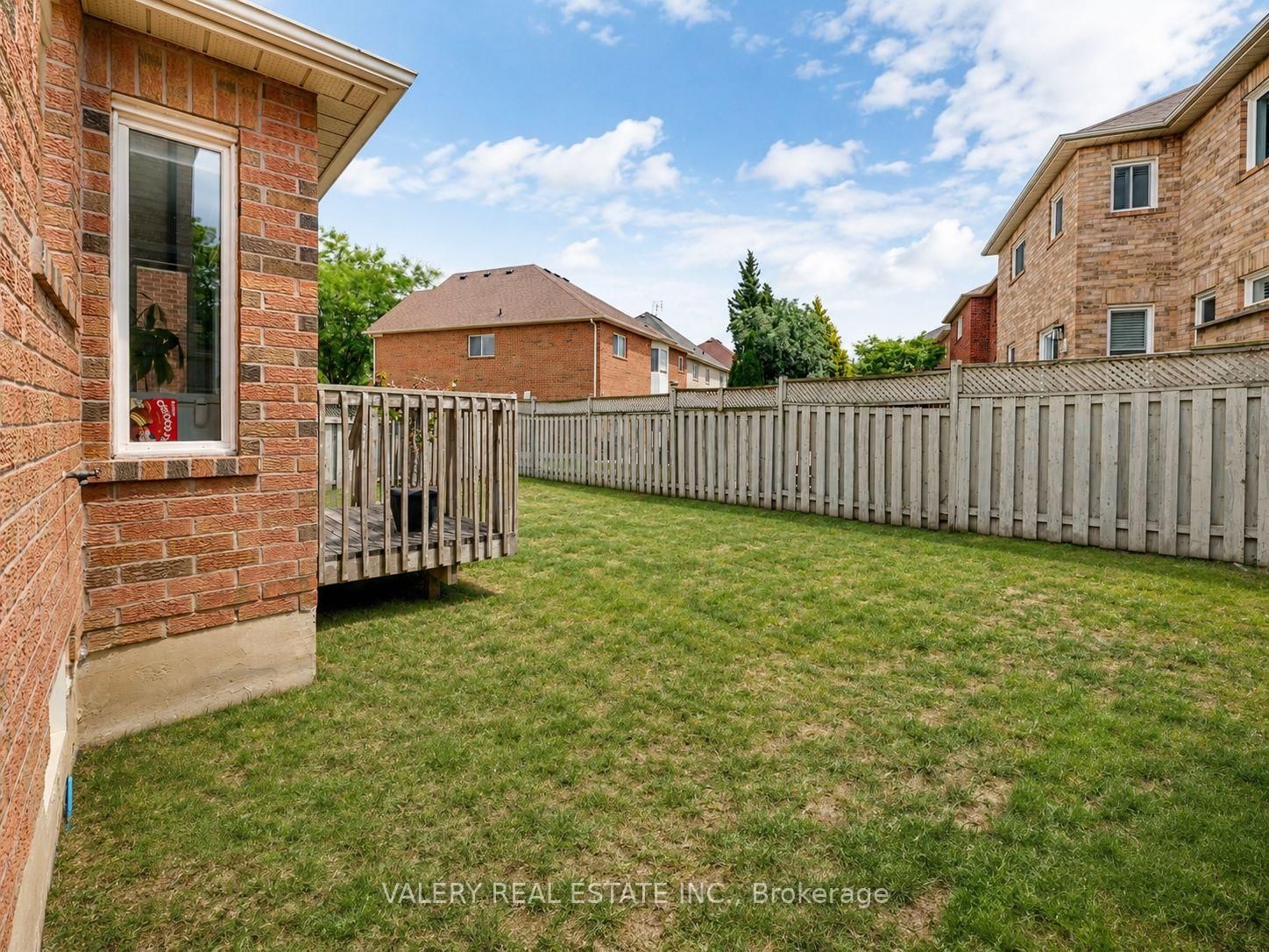 15 Silktop Trail • Brampton, ON photo 26