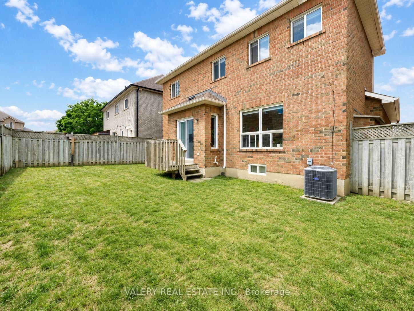 15 Silktop Trail • Brampton, ON photo 27