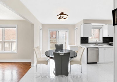 15 Silktop Trail • Brampton, ON photo 8