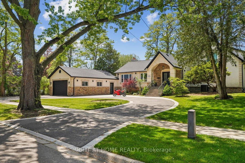 2090 Stonehouse Cres, Mississauga, Ontario