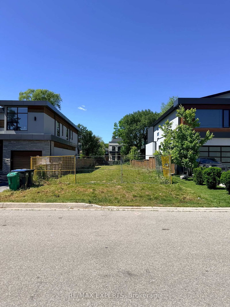 755 MONTBECK Crescent