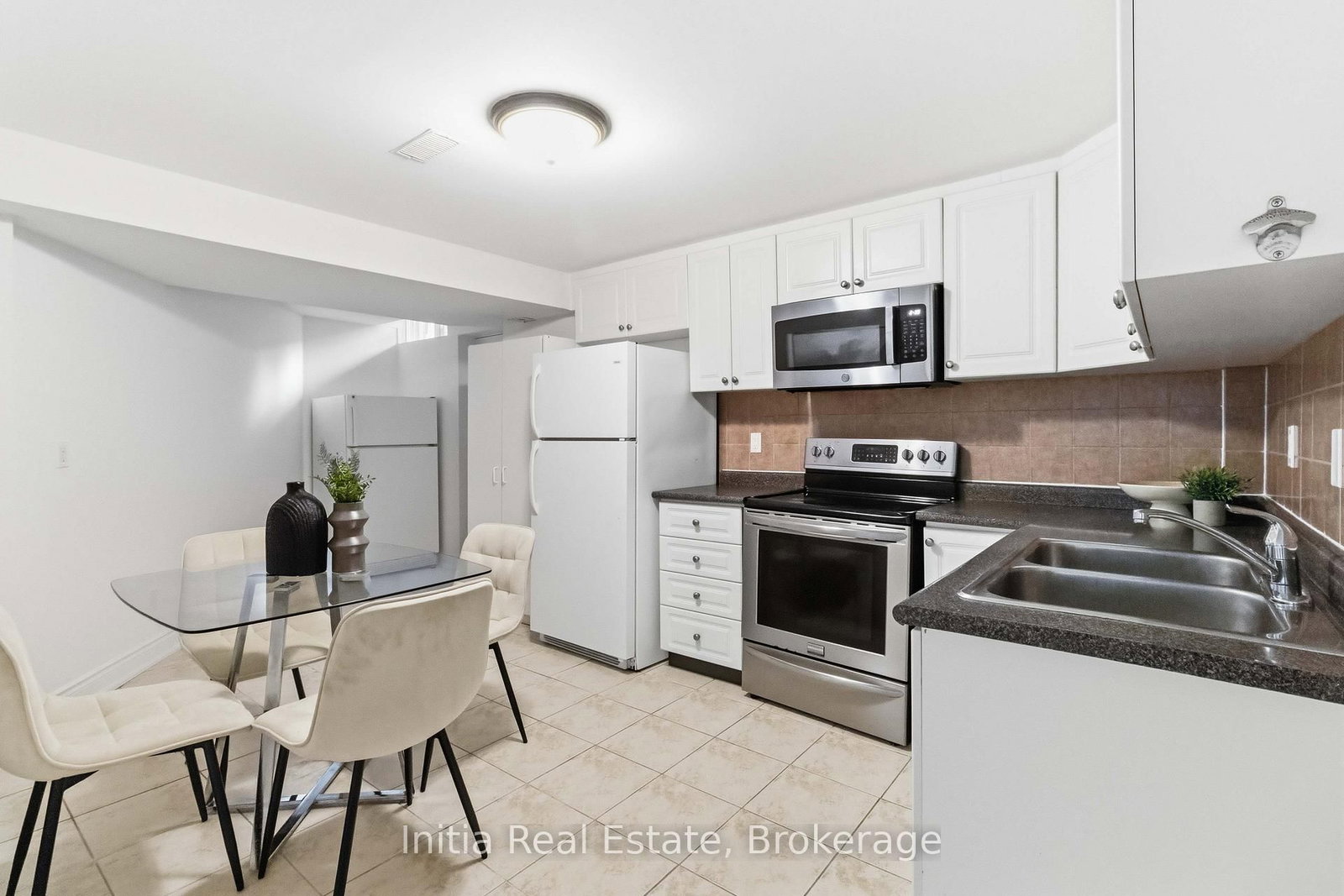 2014 Golden Briar Trail • Oakville, ON photo 40