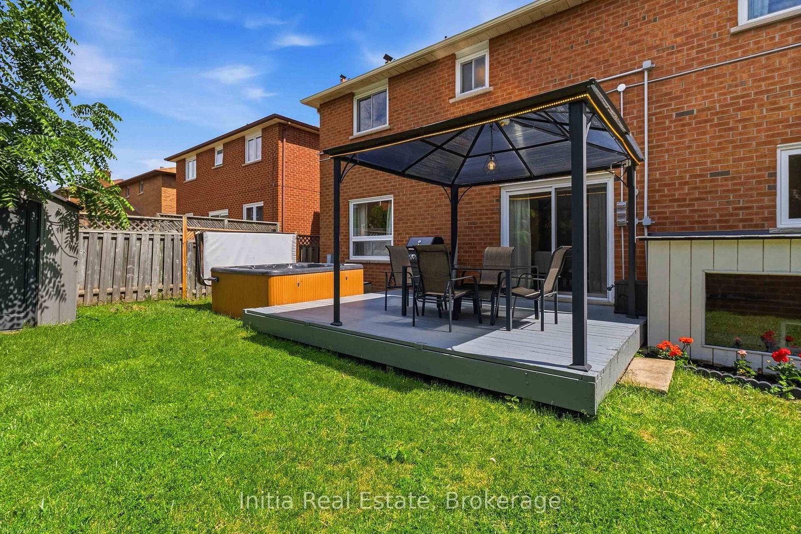 2014 Golden Briar Trail • Oakville, ON photo 44