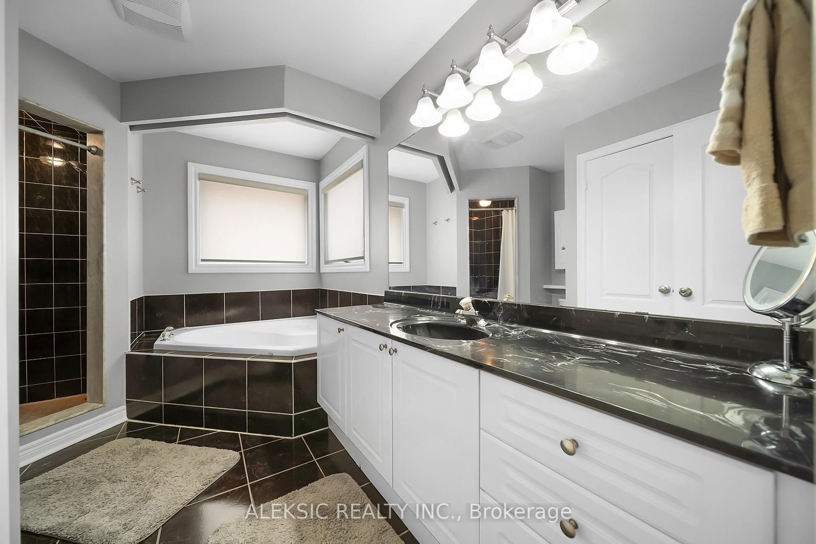 33 Hillpath Crescent • Brampton, ON photo 21