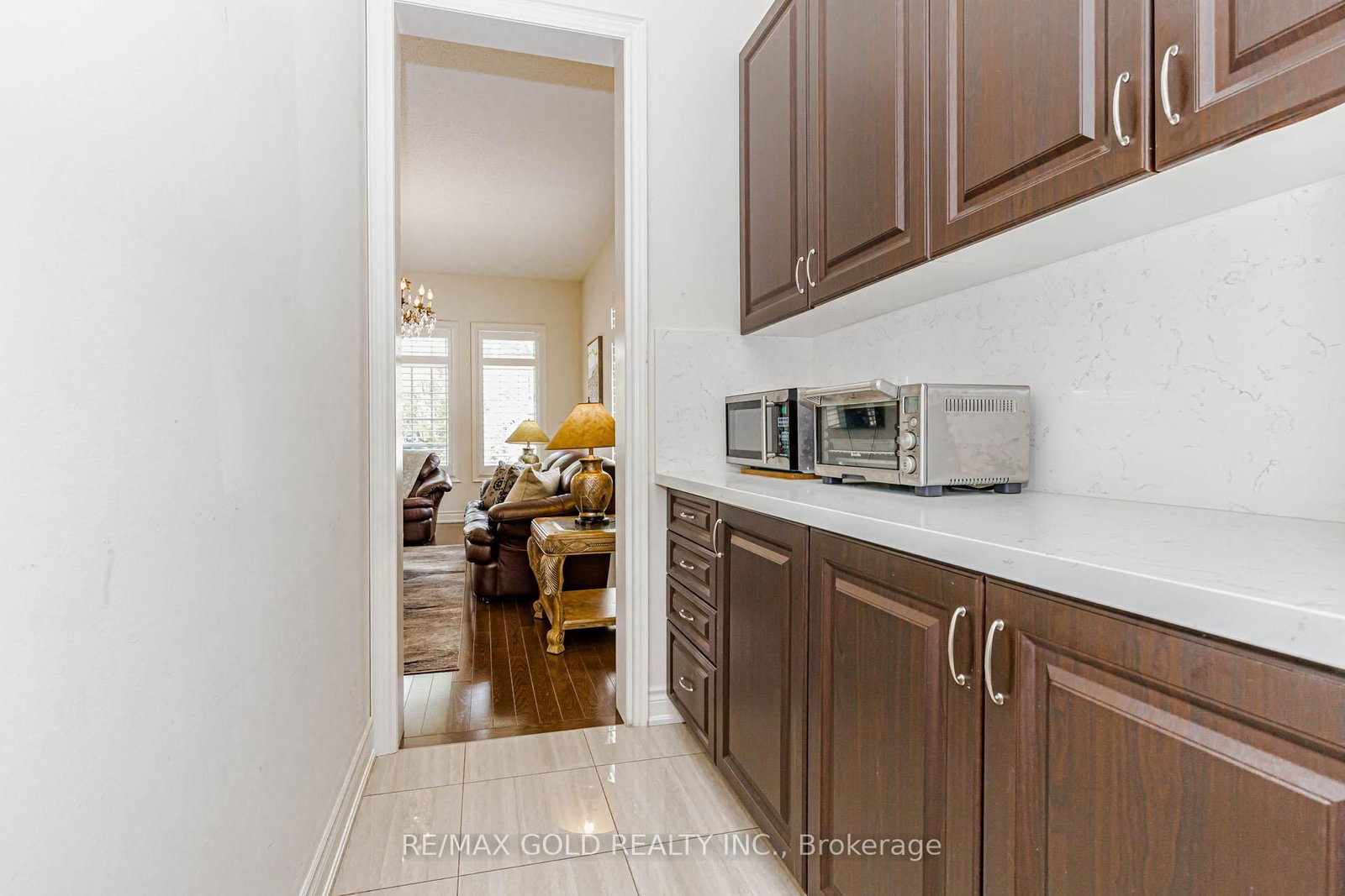 10 Falkland Road • Brampton, ON photo 13