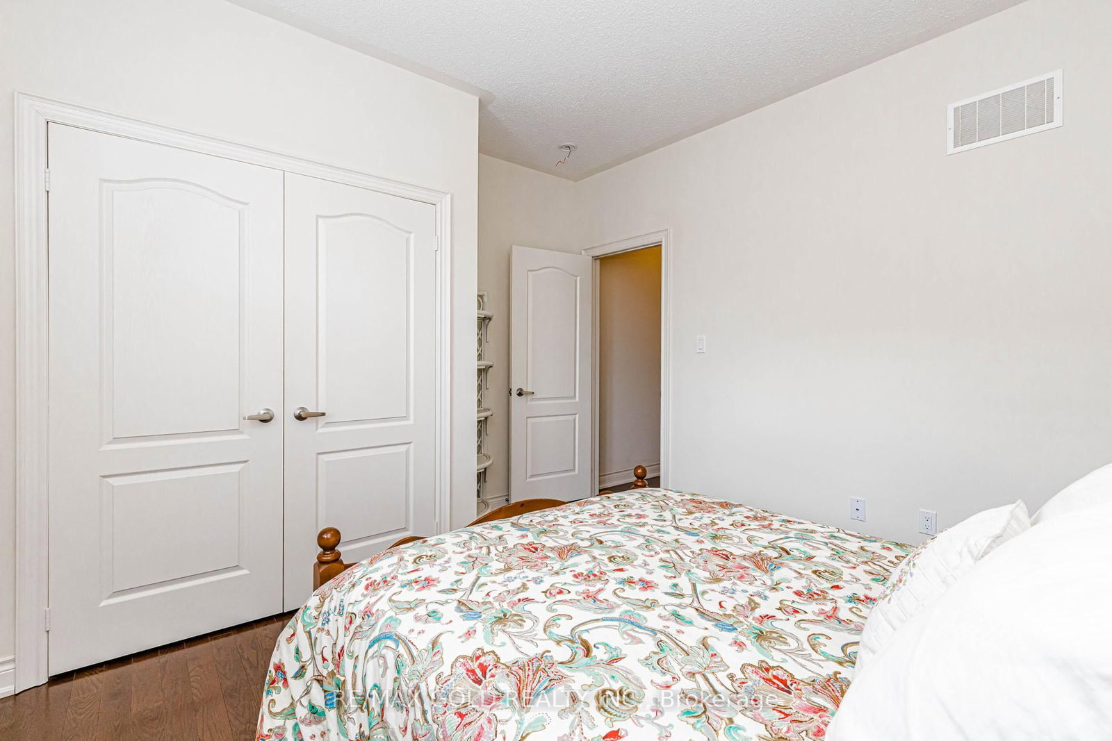 10 Falkland Road • Brampton, ON photo 29