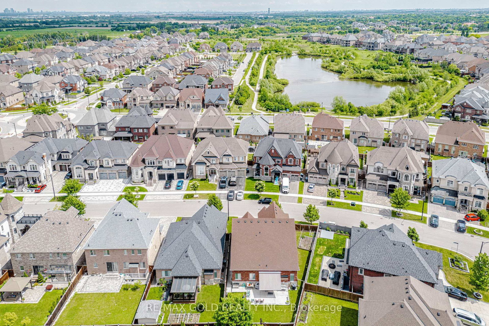 10 Falkland Road • Brampton, ON photo 9