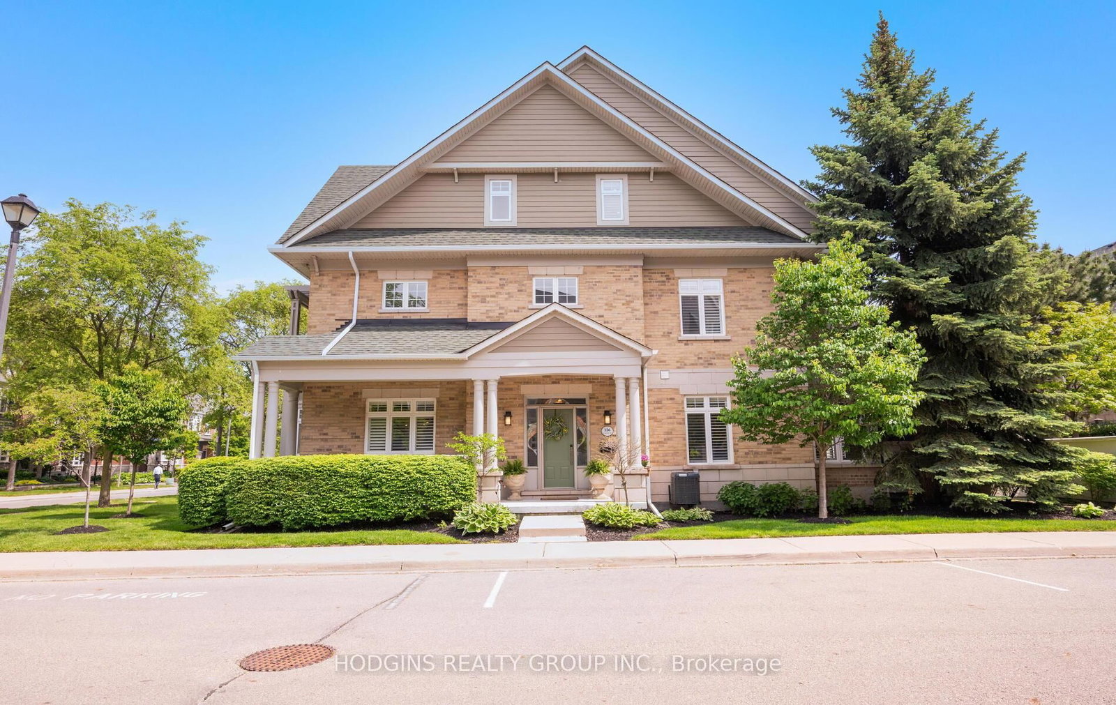 136 St Lawrence Drive • #42 • Mississauga, ON photo 2