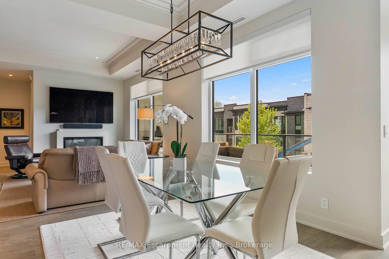 123 Maurice Drive • #303 • Oakville, ON photo 8