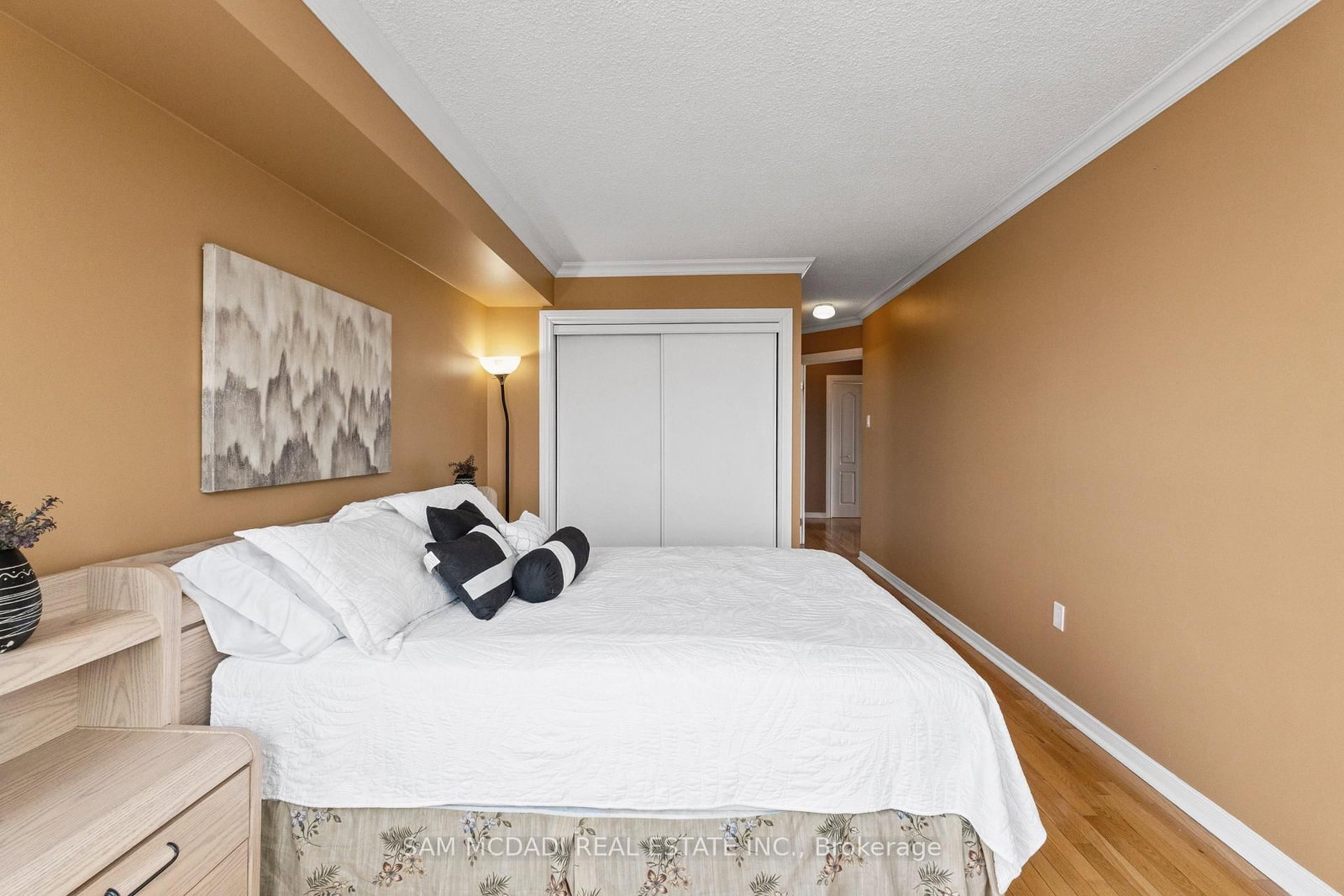 75 King Street E • #1105 • Mississauga, ON photo 12