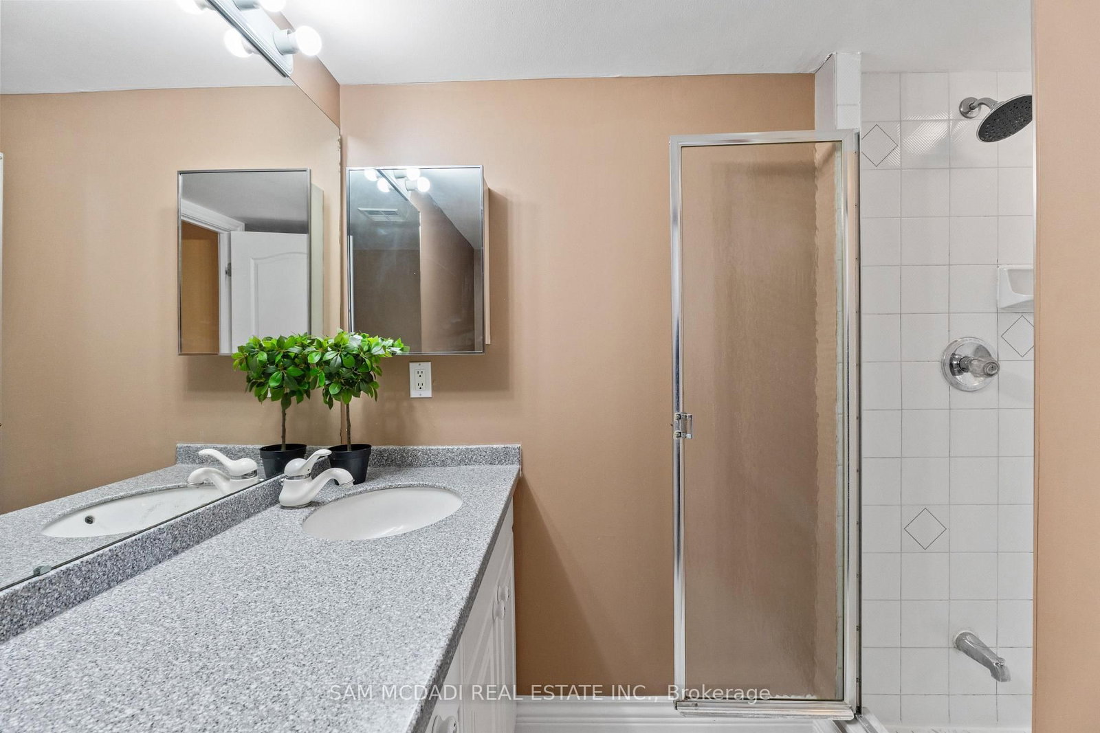 75 King Street E • #1105 • Mississauga, ON photo 14