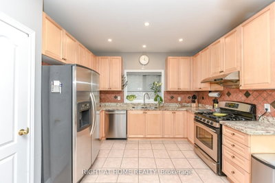 3140 Wrigglesworth Crescent — more photos