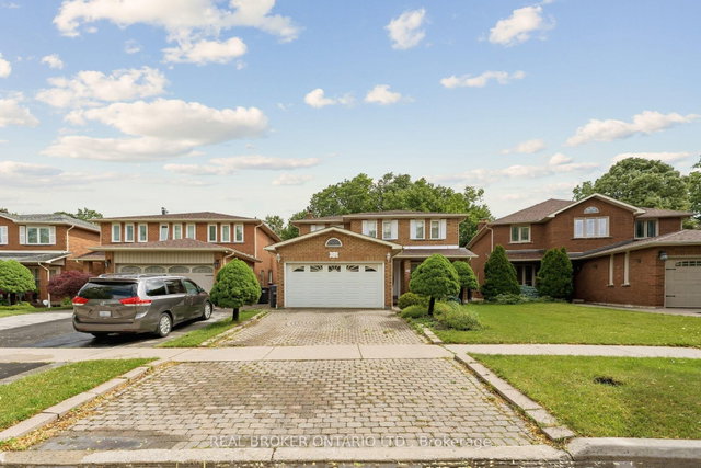 102 Coronation Circle S