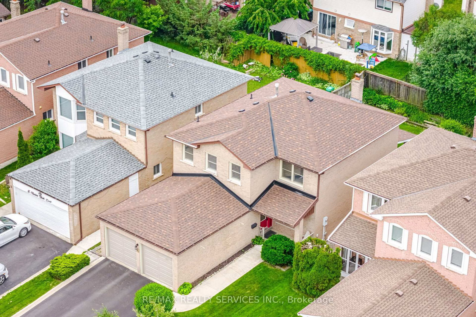 10 Meadow Bush Court, Brampton, ON