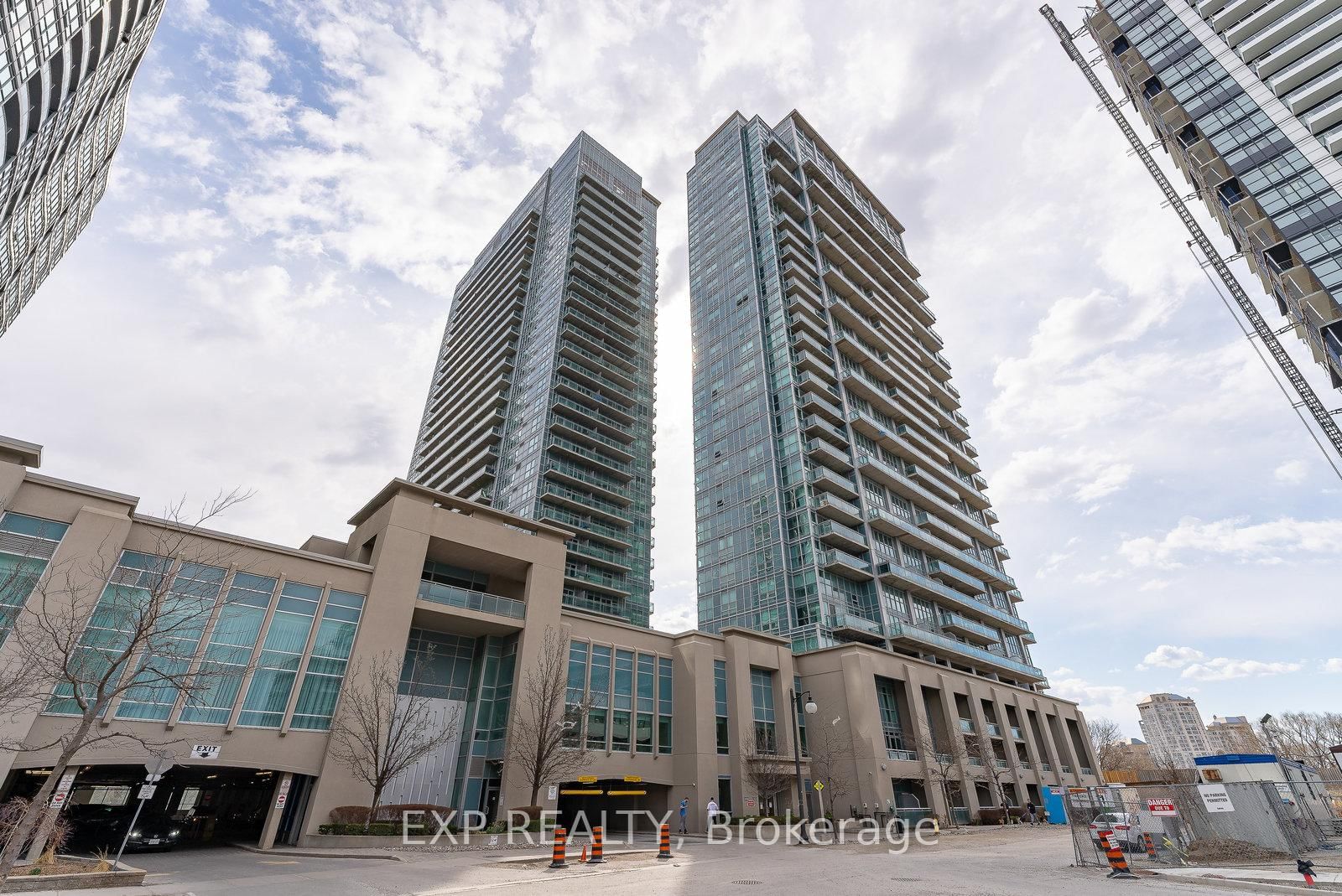 422-165 Legion Road, Toronto, ON, photo 3
