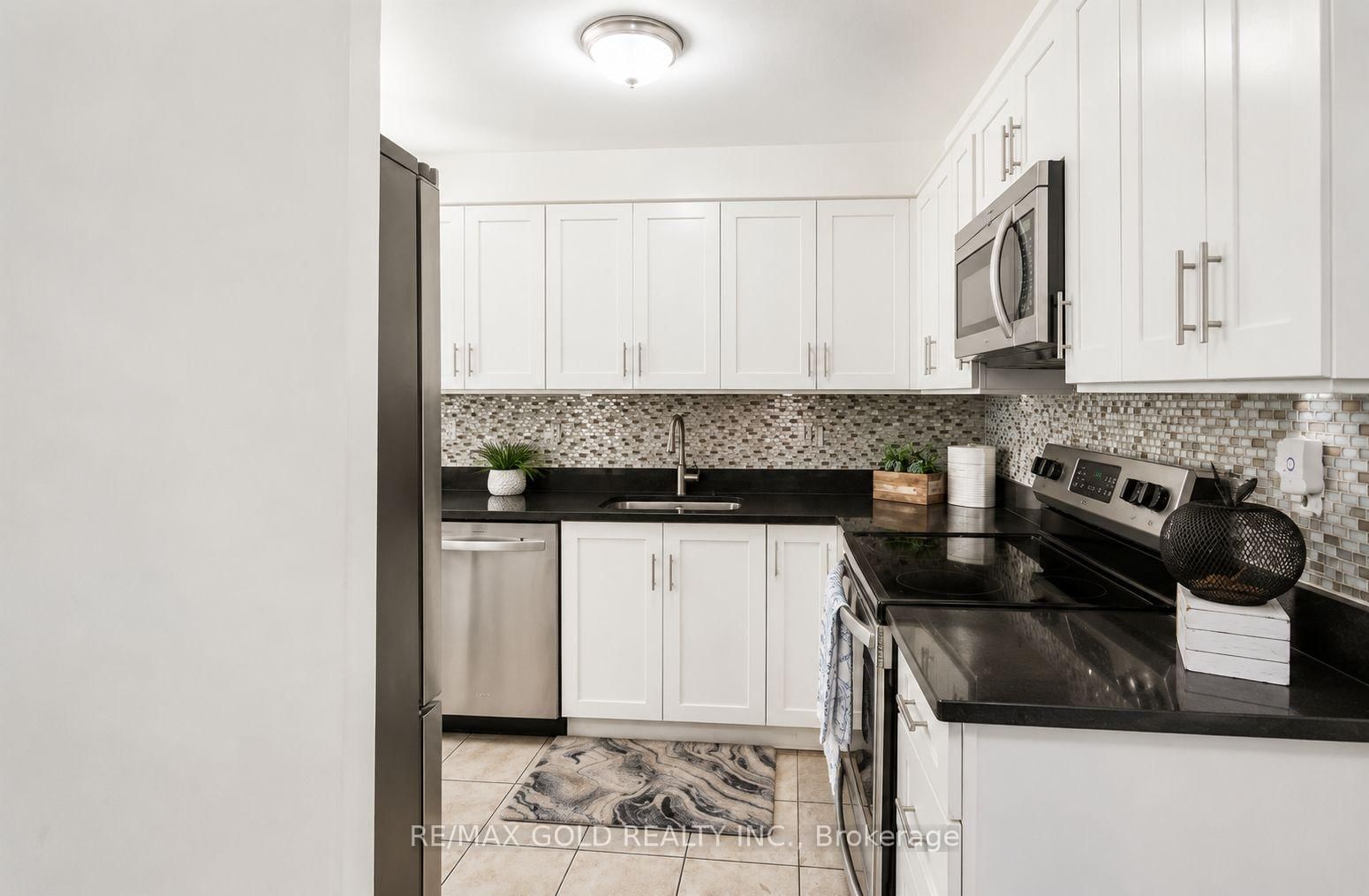 800 W Dundas Street • #37 • Mississauga, ON photo 15