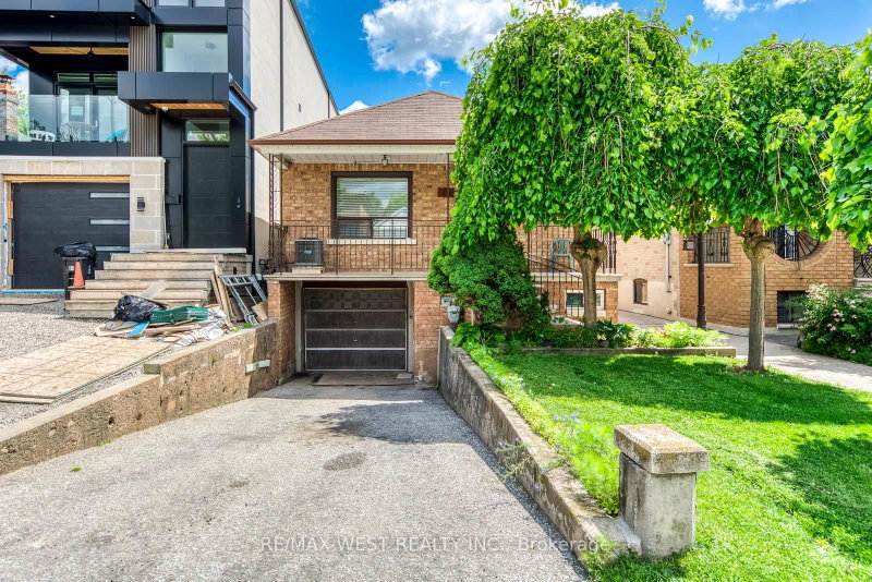 49 Montcalm Avenue