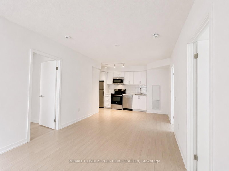 304 - 4010 Eglinton Avenue W
