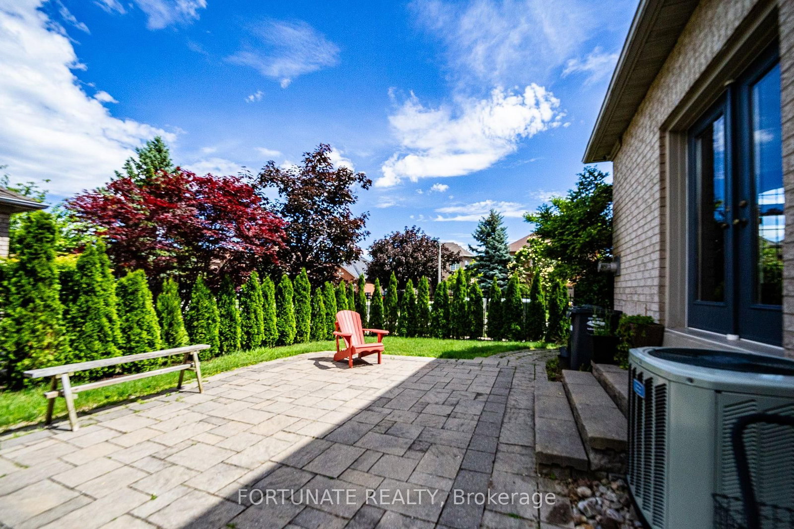 2071 Pinevalley Crescent • Oakville, ON photo 21