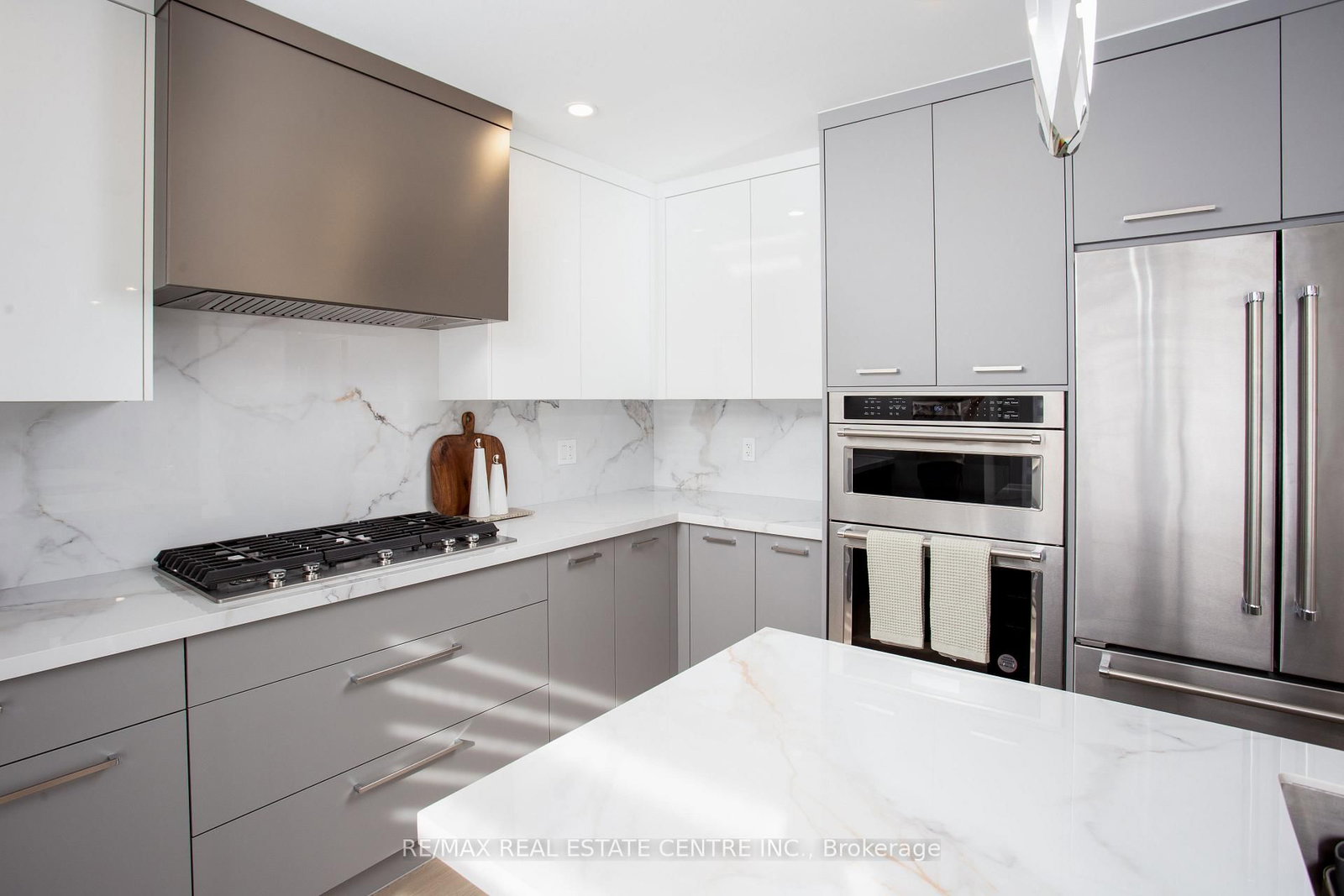 5940 Blue Spruce Avenue • Burlington, ON photo 11