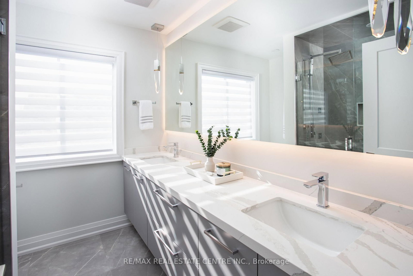 5940 Blue Spruce Avenue • Burlington, ON photo 28