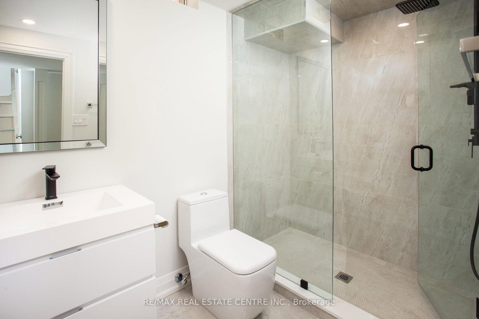 5940 Blue Spruce Avenue • Burlington, ON photo 39