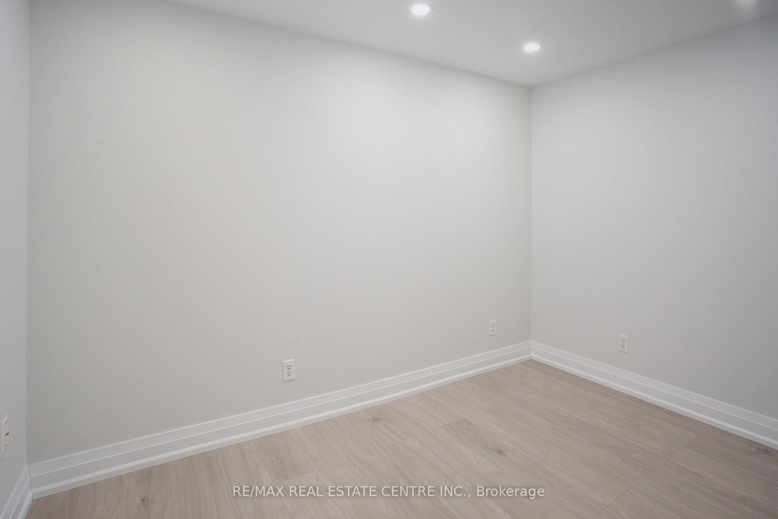 5940 Blue Spruce Avenue • Burlington, ON photo 41