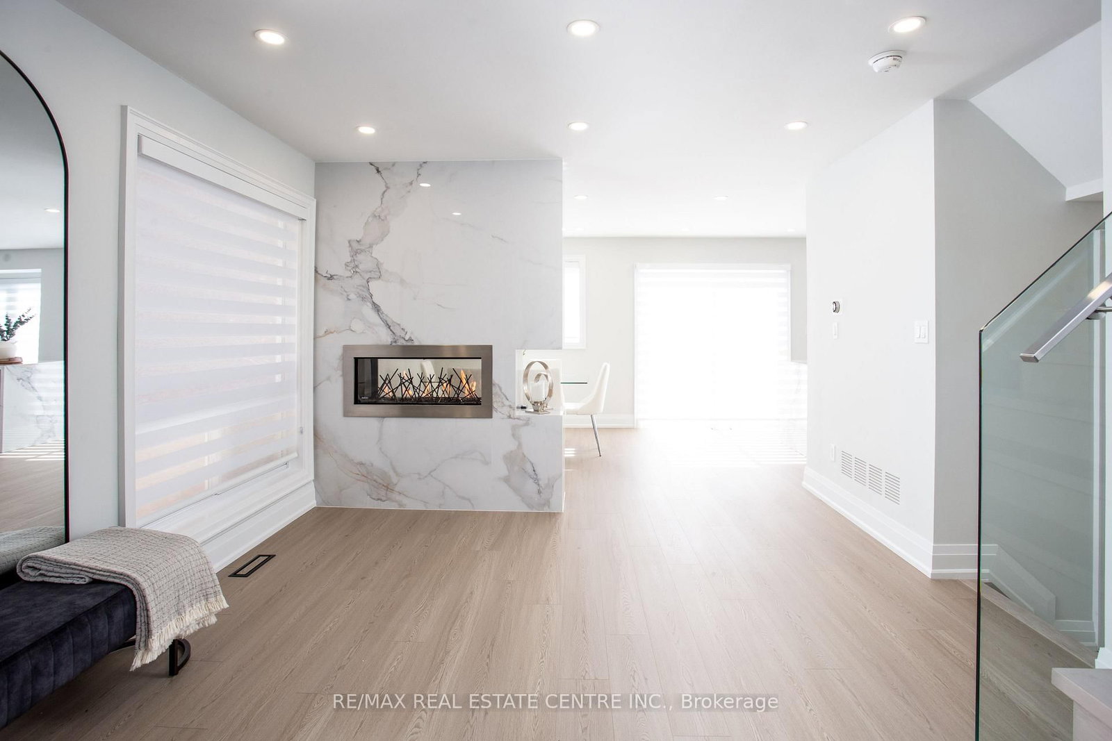 5940 Blue Spruce Avenue • Burlington, ON photo 8
