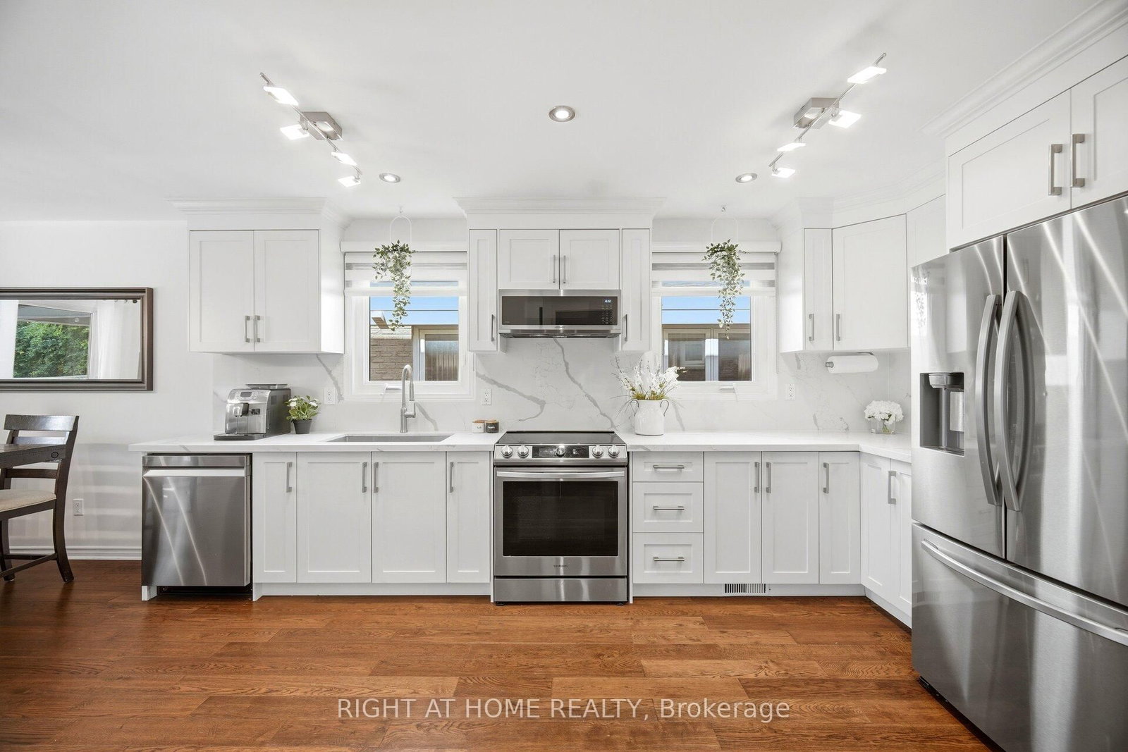 7013 Hickling Crescent • Mississauga, ON photo 14