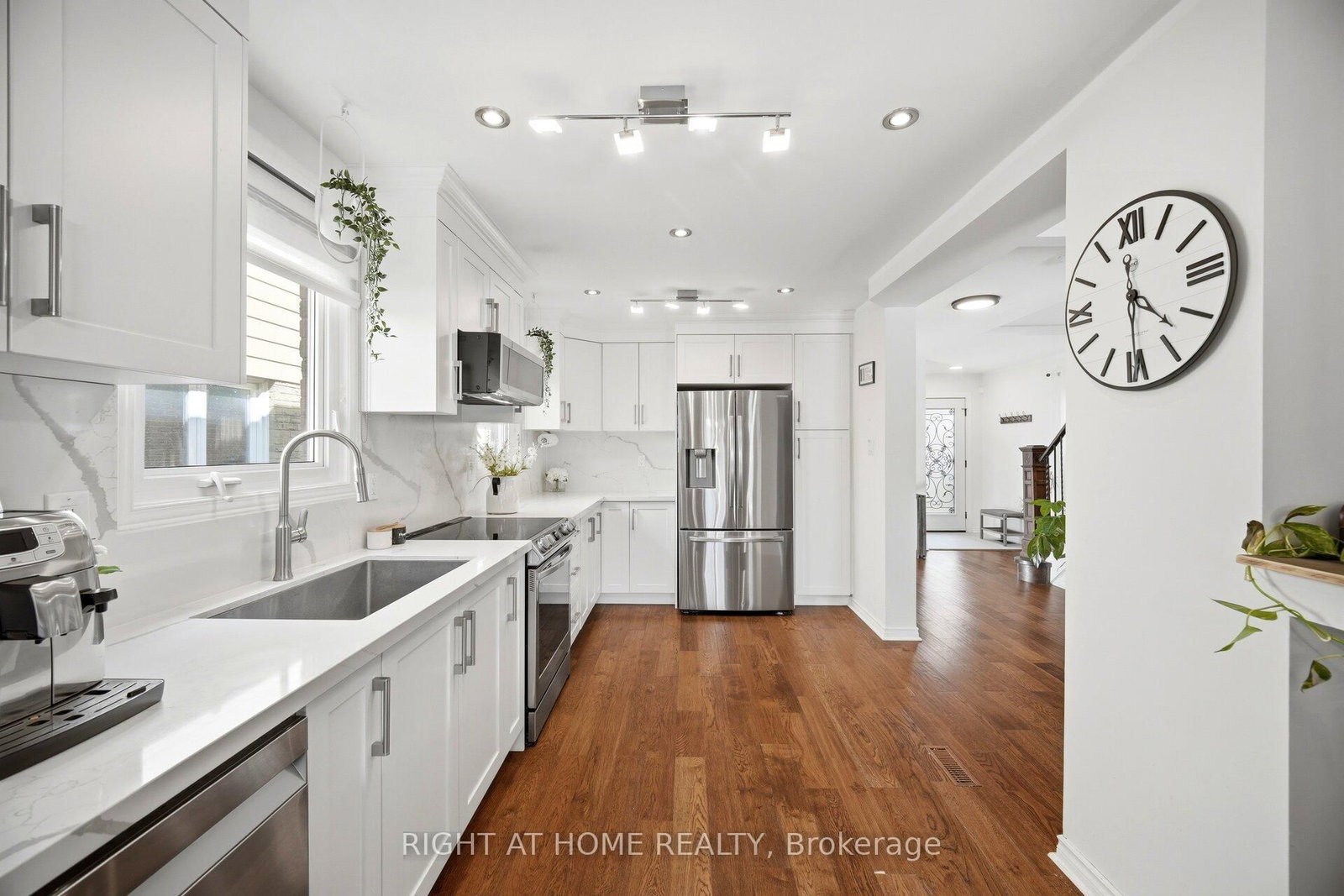 7013 Hickling Crescent • Mississauga, ON photo 15