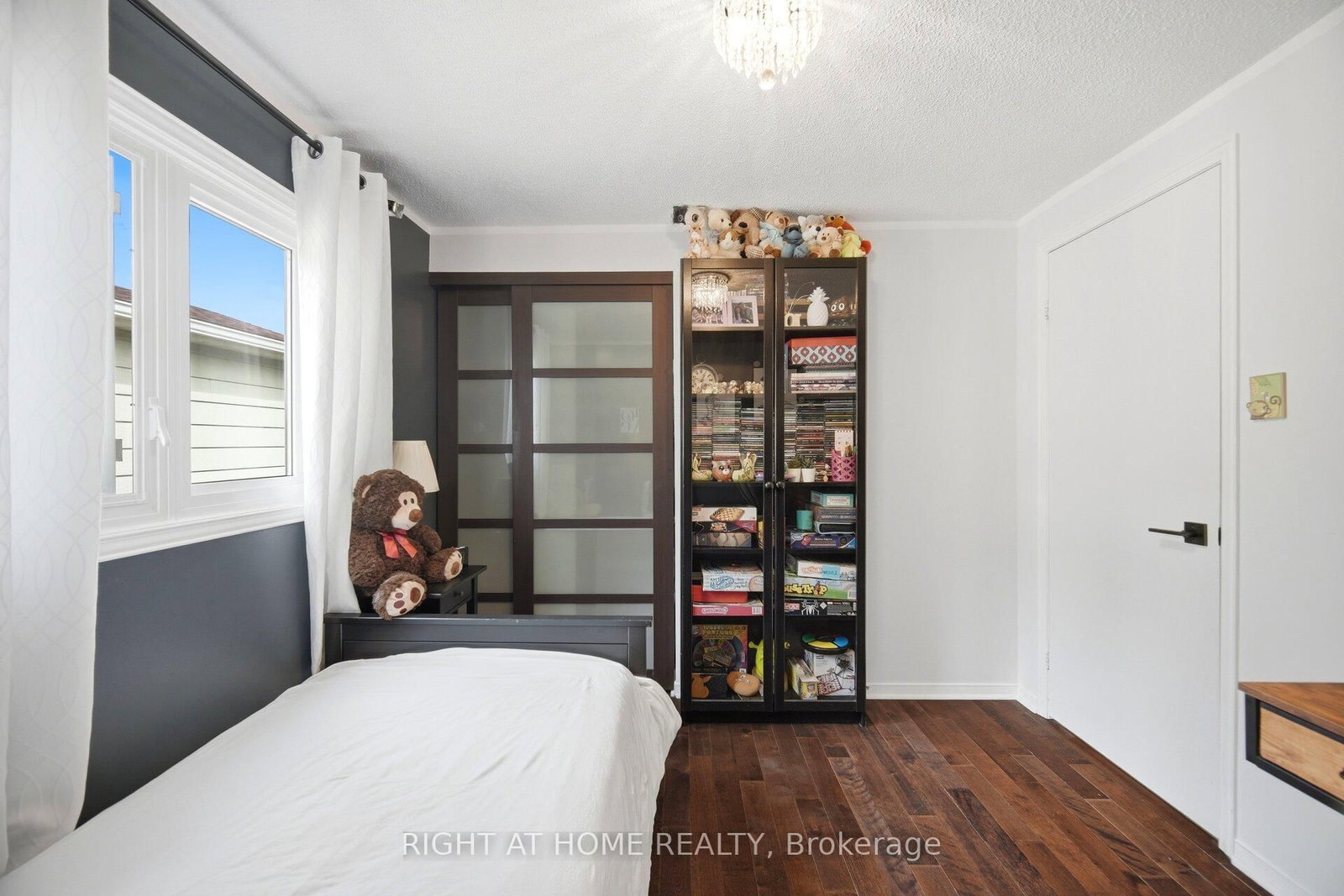 7013 Hickling Crescent • Mississauga, ON photo 24
