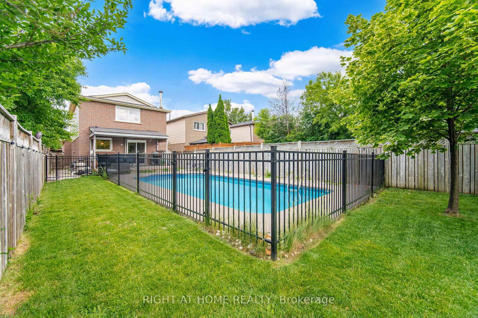 7013 Hickling Crescent • Mississauga, ON photo 48