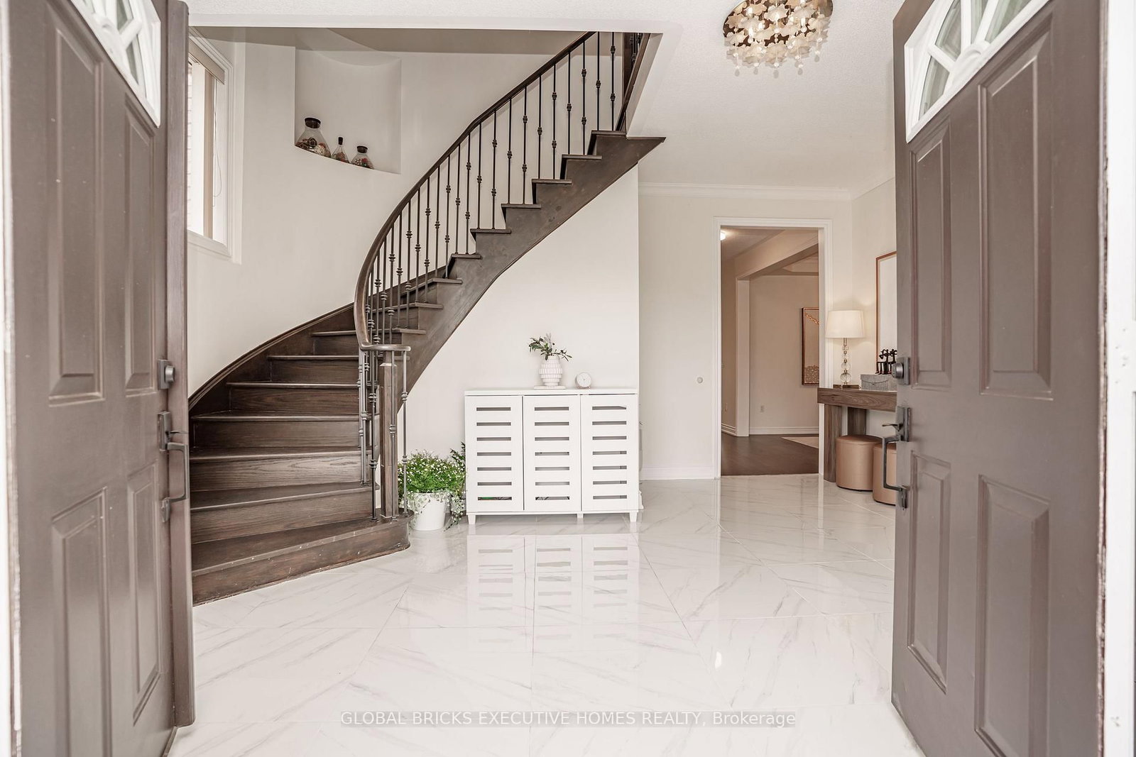 3435 Artesian Drive • Mississauga, ON photo 4